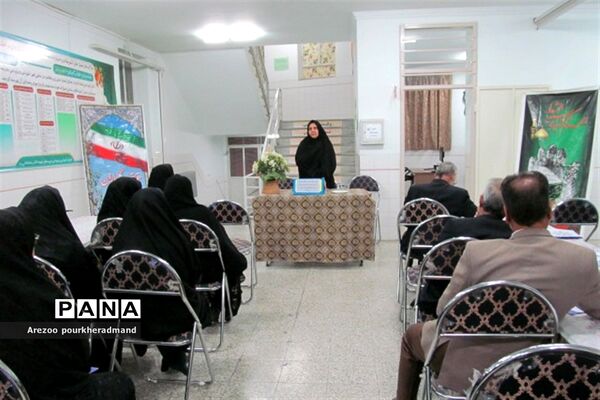 برگزاری کارگروه مشترک دبیرستان‌های پسرانه و دخترانه استعداد درخشان دکتر رمضانخانی و دکتر شاهی ناحیه یک یزد