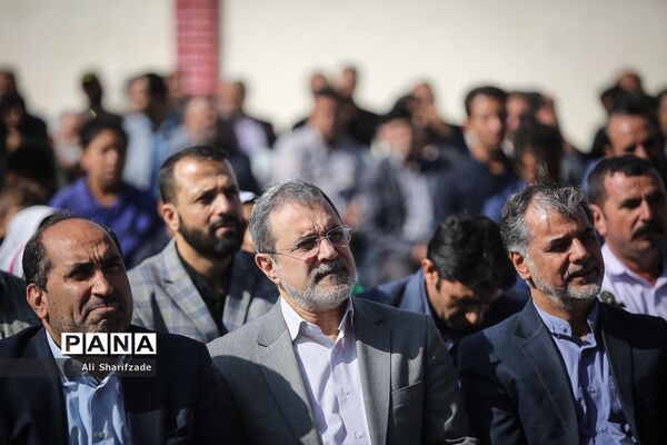 بازدید وزیر آموزش و پرورش از مدارس منطقه جوادآباد و افتتاح مدرسه اتباع