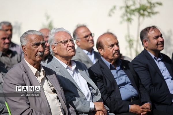 بازدید وزیر آموزش و پرورش از مدارس منطقه جوادآباد و افتتاح مدرسه اتباع