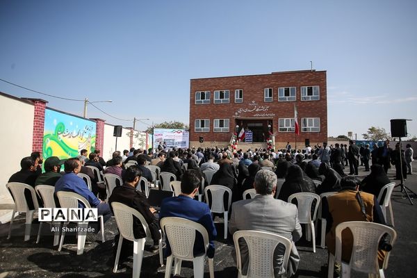 بازدید وزیر آموزش و پرورش از مدارس منطقه جوادآباد و افتتاح مدرسه اتباع
