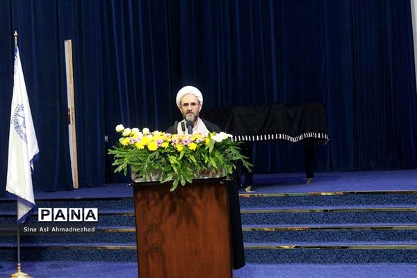 همایش خشونت علیه زنان در تالار پتروشیمی