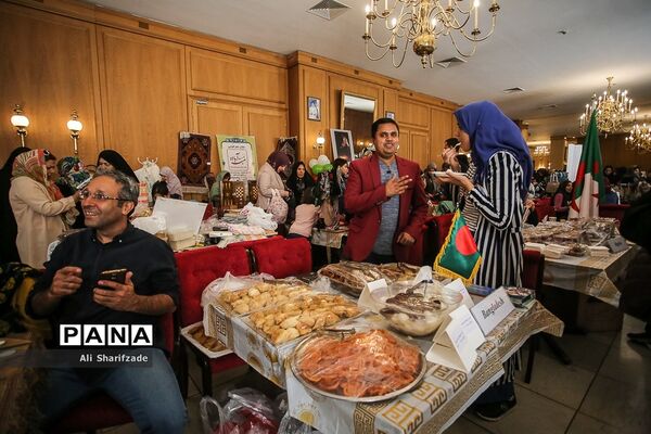 جشنواره غذا و صنایع دستی به میزبانی انجمن همسران سفرا و دیپلمات های وزرات خارجه