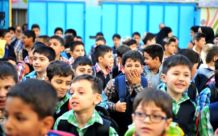 نایب رئیس کمیسیون قضایی مجلس: محروم ماندن دانش‌آموز از مدرسه را بررسی می‌کنیم