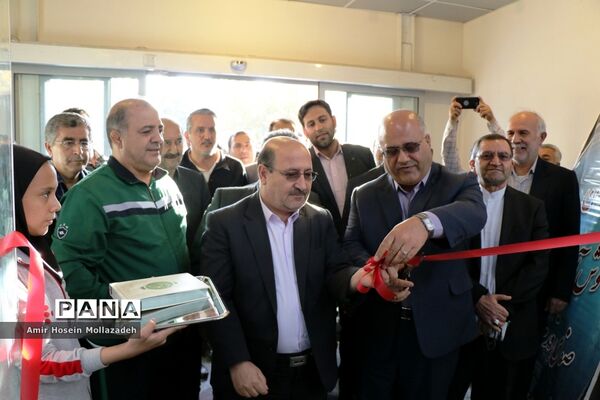 افتتاح نمایشگاه هفته تربیت بدنی و ورزش در ارومیه