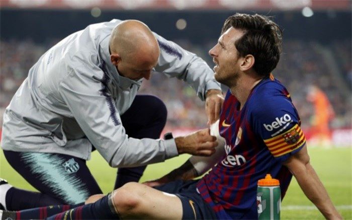 شوک به هواداران بارسلونا در آستانه ال‌کلاسیکو؛ مصدومیت مسی طولانی‌مدت شد