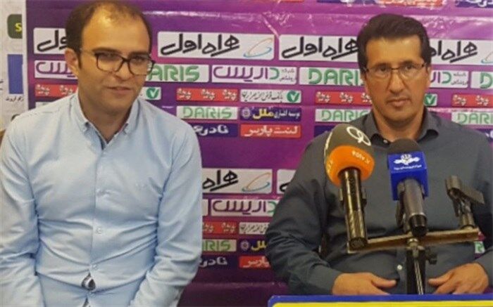 سرمربی تیم تراکتورسازی: استوکس دیر به تیم  ملحق شد
