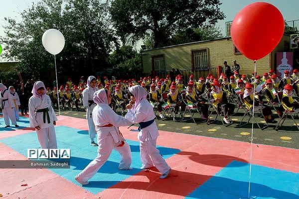 افتتاحیه پنجمین دوره المپیاد ورزشی درون‌ مدرسه‌ای