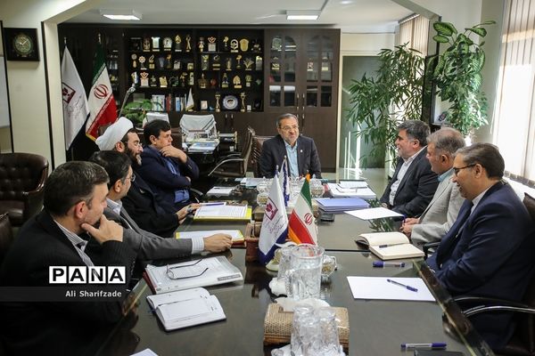 اولین جلسه ستاد مرکزی مدارس شاهد