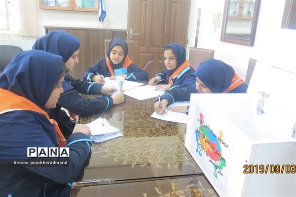برگزاری انتخابات شورای دانش آموزی دبیرستان فرزانگان دوره اول ناحیه 2 یزد