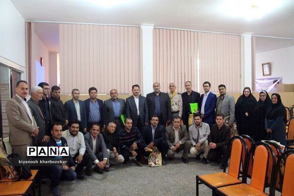 نشست قطبی کارشناسان سازمان دانش آموزی شهرستان های جنوب استان در مهاباد