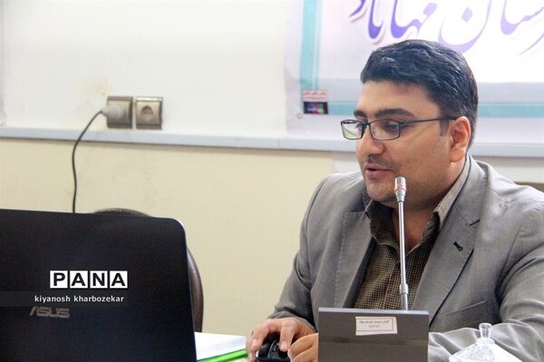 نشست قطبی کارشناسان سازمان دانش آموزی شهرستان های جنوب استان در مهاباد