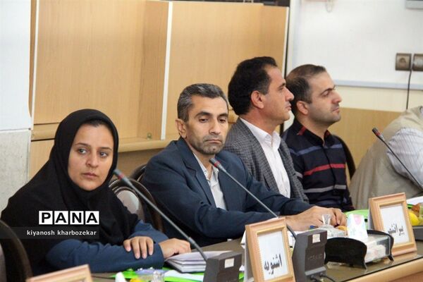 نشست قطبی کارشناسان سازمان دانش آموزی شهرستان های جنوب استان در مهاباد