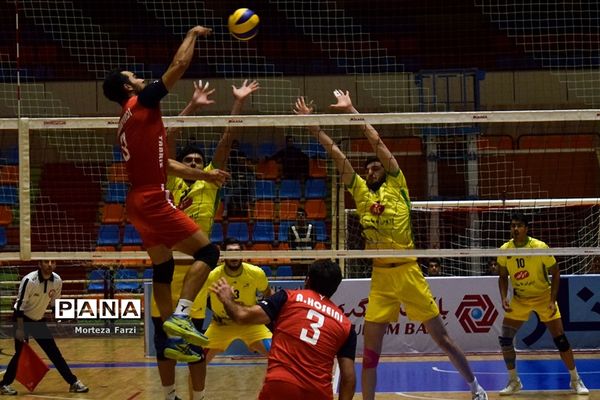 دیدار تیم های والیبال شهرداری تبریز و کاله آمل