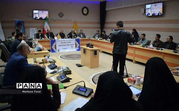 نشست خبری مسئول سازمان بسیج دانش آموزی سپاه عاشورا با اصحاب رسانه استان به مناسبت هفته بسیج دانش آموزی