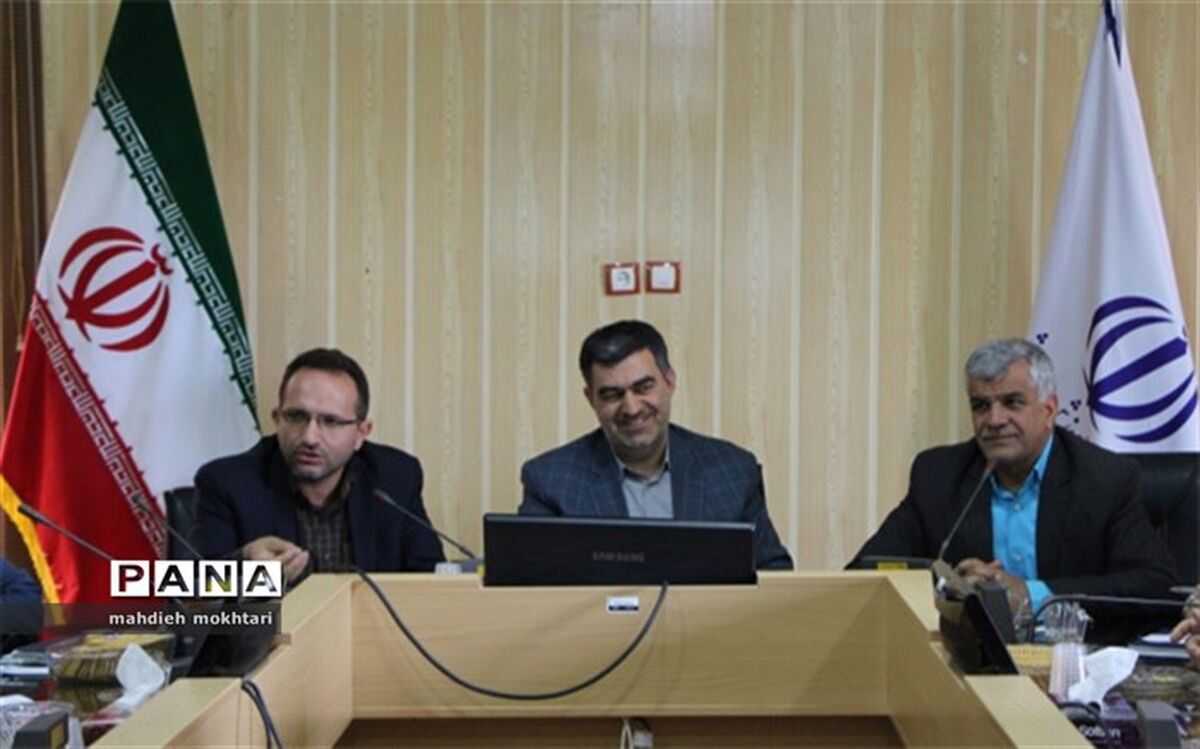 نشست کار گروه دانش آموزی و فرهنگیان استان یزد