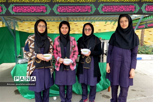 گرامیداشت اربعین حسینی در دبیرستان دخترانه فرزانگان دوره اول ناحیه 2 یزد