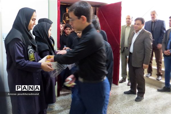 گرامیداشت اربعین حسینی در دبیرستان دخترانه فرزانگان دوره اول ناحیه 2 یزد