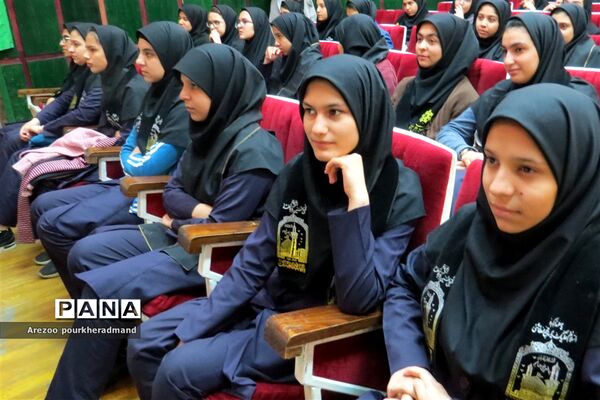 گرامیداشت اربعین حسینی در دبیرستان دخترانه فرزانگان دوره اول ناحیه 2 یزد