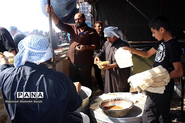 خدمات رسانی به زائرین اربعین در مرز شلمچه