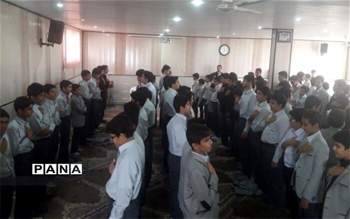 گرامیداشت اربعین حسینی در دبیرستان پسرانه شهید ذوالفقاری میبد