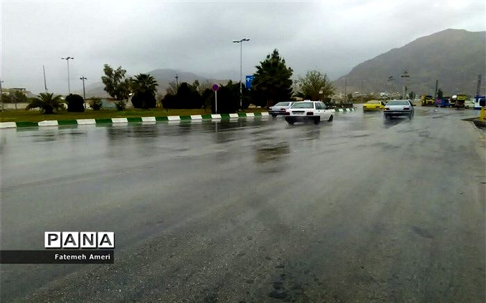 بارش باران در محورهای ۳ استان کشور