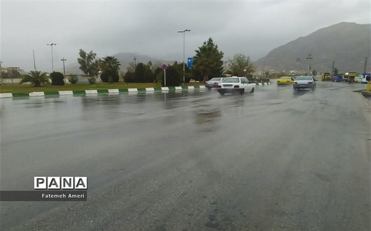 بارش باران در محورهای ۳ استان کشور