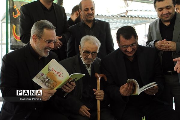 ادای احترام وزیر آموزش و پرورش به مقام شهید محمد حسین فهمیده