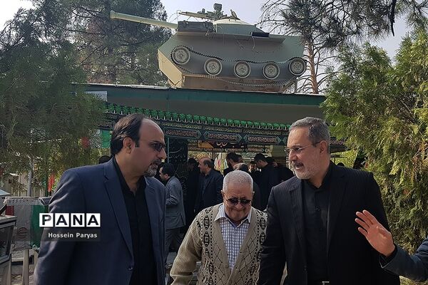 ادای احترام وزیر آموزش و پرورش به مقام شهید محمد حسین فهمیده