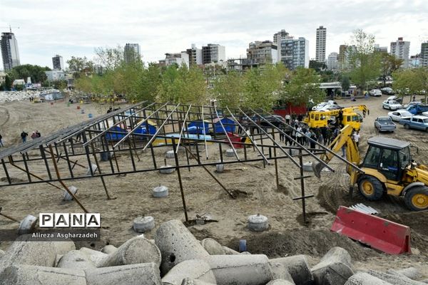 تخریب سازه‌های غیرمجاز در ساحل سنگچین بابلسر