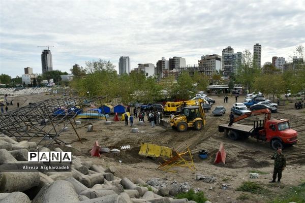 تخریب سازه‌های غیرمجاز در ساحل سنگچین بابلسر