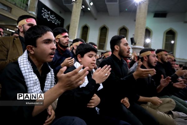مراسم عزاداری اربعین سیدالشهدا(ع) با حضور هیئت‌های دانشجویی در حسینیه امام خمینی