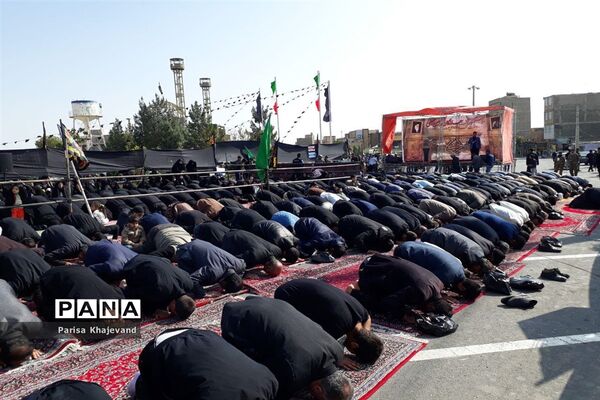 عزاداری جاماندگان از راهپیمایی اربعین حسینی در شهرستان بهارستان