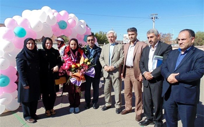 کسب مدال طلای جشنواره بین المللی ابن سینا توسط دانش آموز خویی