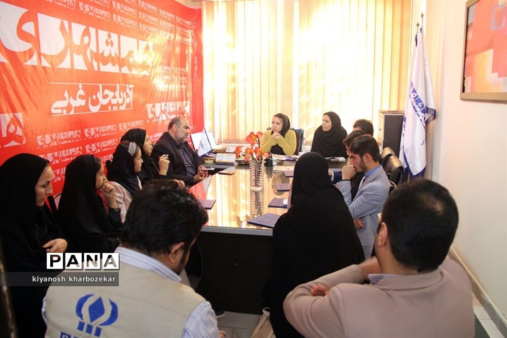 حضور نمایندگان مجلس دانش‌آموزی آذربایجان غربی در دفتر روزنامه همشهری