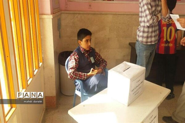 برگزاری انتخابات شورای دانش‌آموزی درشهرستان فردوس