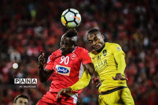 دیدار تیم های فوتبال پرسپولیس و السد قطر