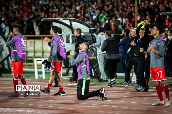 دیدار تیم های فوتبال پرسپولیس و السد قطر