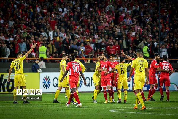 دیدار تیم های فوتبال پرسپولیس و السد قطر
