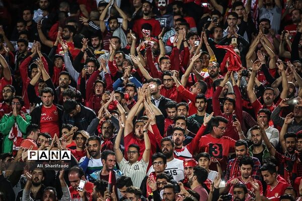 دیدار تیم های فوتبال پرسپولیس و السد قطر