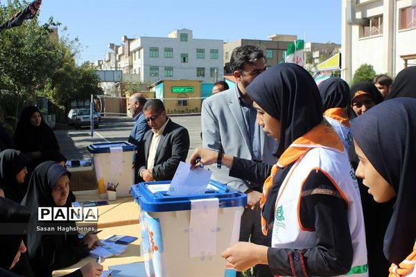 برگزاری بیست ویکمین دوره انتخابات شورای دانش آموزی در اسلامشهر