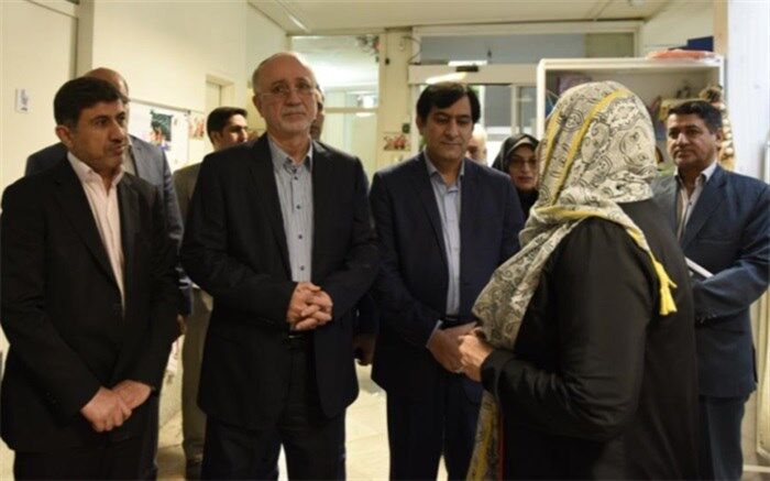 استاندار البرز در یک مرکز توانبخشی جسمی و حرکتی کودکان و نوجوانان در کرج حضور یافت