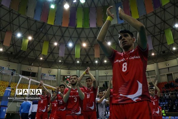 دیدار تیم‌های پیکان و دورتا ارومیه از سری رقابت‌های لیگ برتر والیبال کشور