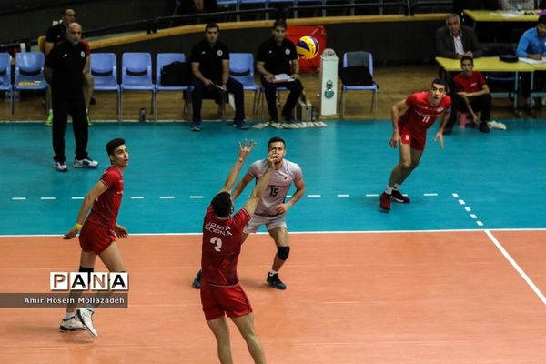 دیدار تیم‌های پیکان و دورتا ارومیه از سری رقابت‌های لیگ برتر والیبال کشور