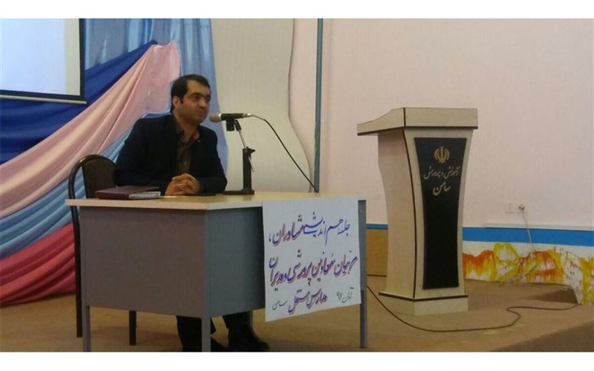 آموزش و پرورش باید برای همه مشکلات کشور نسخه داشته باشد
