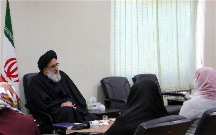 تشرف بانوی مسیحی به دین اسلام در حضور امام‌جمعه کرج