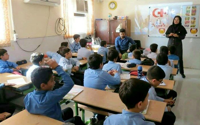 سنین کودکی و نوجوانی بهترین سن برای ترویج فرهنگ بشر دوستی می باشد