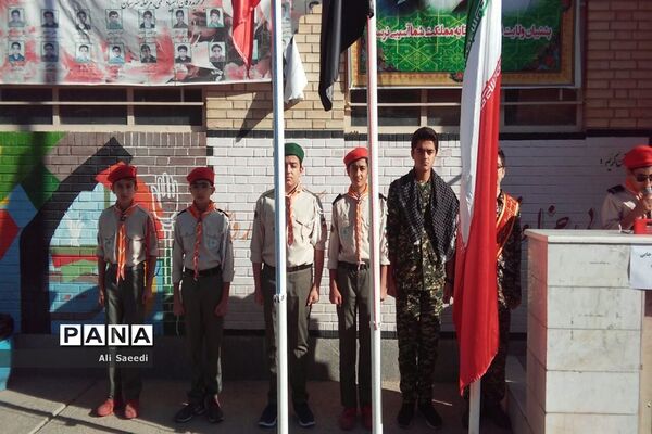 صبحگاه مشترک تشکلات دانش‌آموزی دبیرستان شهید رجایی در خراسان شمالی