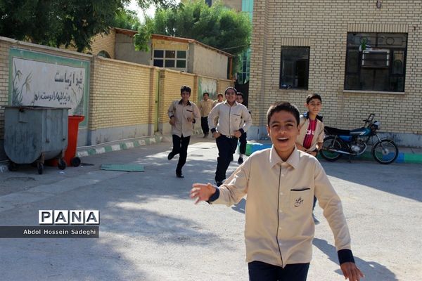 پخش بازی فوتبال در مدارس و ادارات آموزش و پرورش استان بوشهر