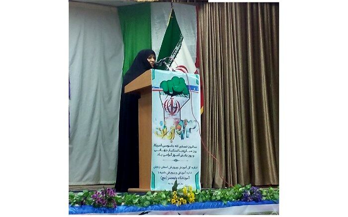 باید در مقابل طاغوت زمان ایستادگی و با استکبار و استعمار جهانی مبارزه کرد