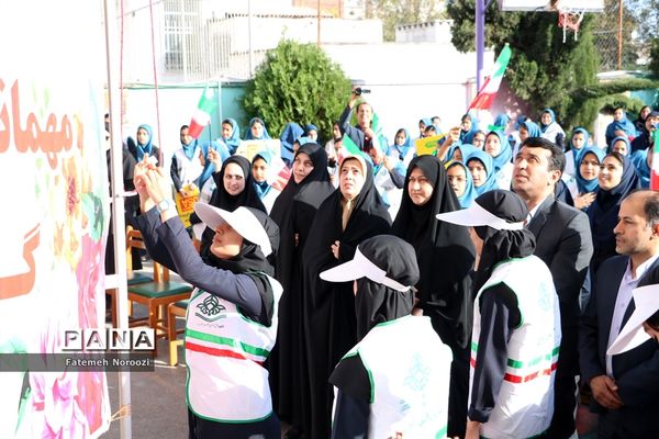 آیین نواختن زنگ استکبارستیزی در دبیرستان ابوریحان ساری